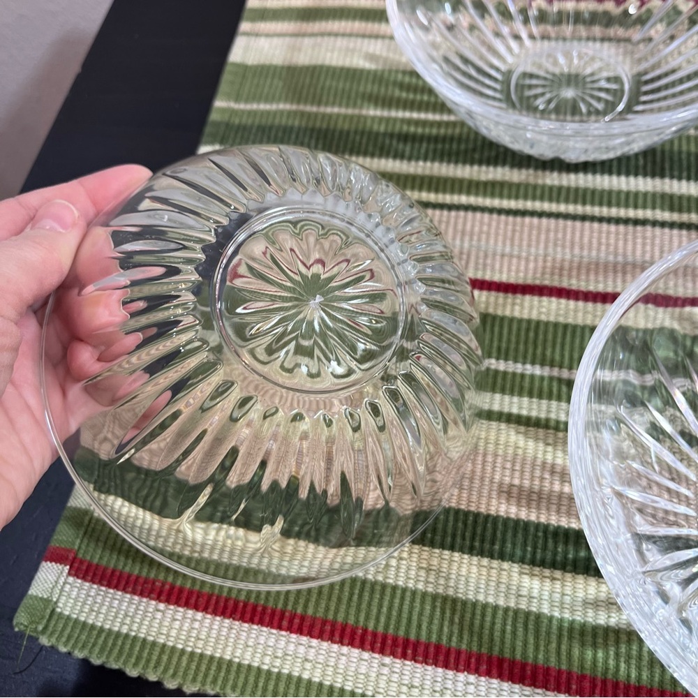 Vintage Cut Glass Dessert Bowls SET of 4- Starburst Pattern - Picture 6 of 15